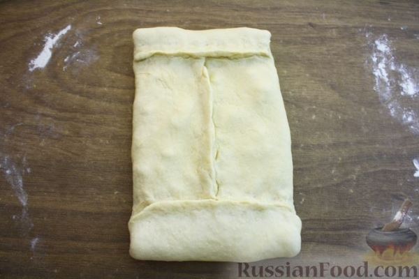 Дрожжевая лепёшка с сырной начинкой и чесночной корочкой (в духовке)