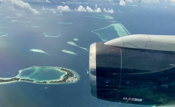 Полный улет: как проходит перелет на Мальдивы на черном BlackJet<br />
